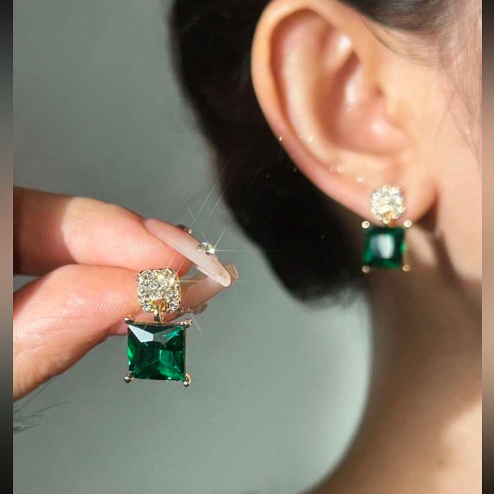 Elegant Green and Gold Rhinestone Drop Earrings